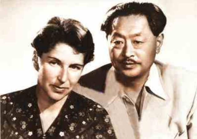 萧三（1949年，萧三私自带叶华回家，周恩来：到了中国就要说中国的话）